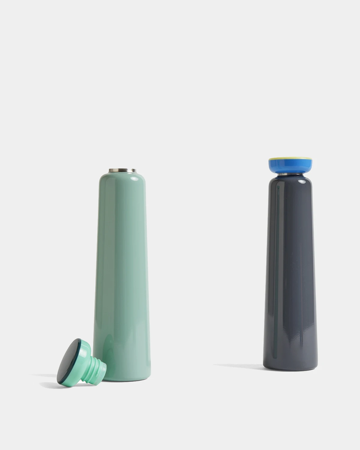 HAY Sowden Bottle 0,5 litre - Grey 4 HAY Sowden Bottle 0,5 litre - Grey