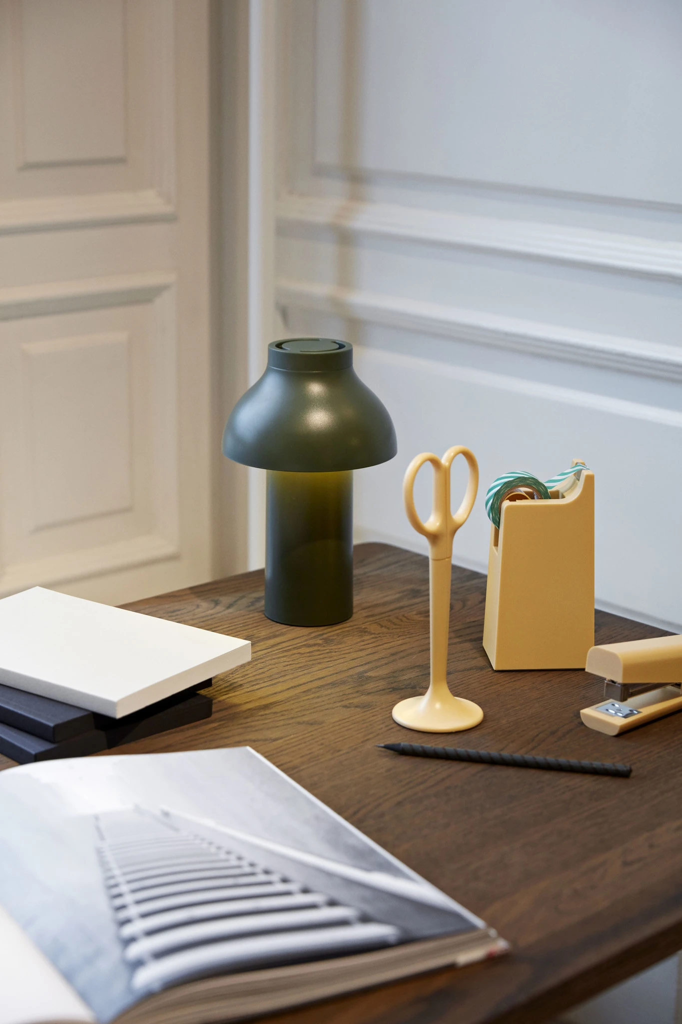 HAY PC Portable Lamp Olive Green 5 HAY PC Portable Lamp Olive Green