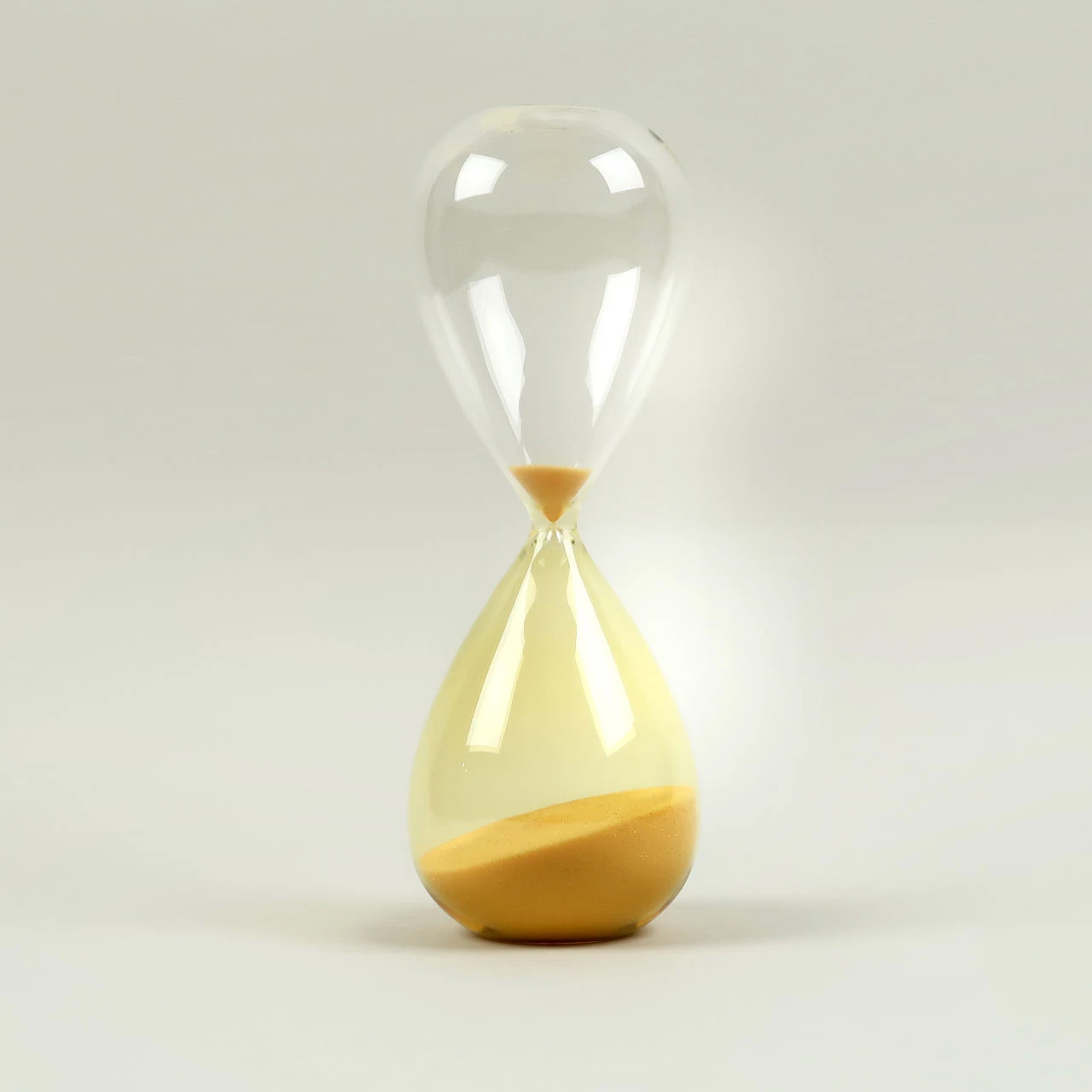 HAY Glass Sand Timer - Large - Light Yellow 6 HAY Glass Sand Timer - Large - Light Yellow