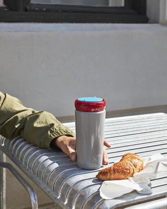 HAY Vaso Portátil Travel Cup 0.35l Grey 4 HAY Vaso Portátil Travel Cup 0.35l Grey