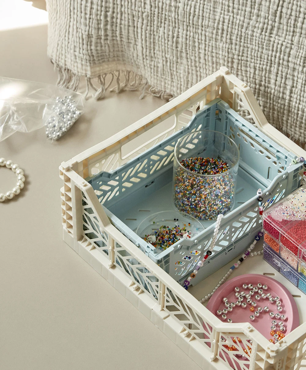 HAY Plastic Colour Crate Medium 11 HAY Plastic Colour Crate Medium